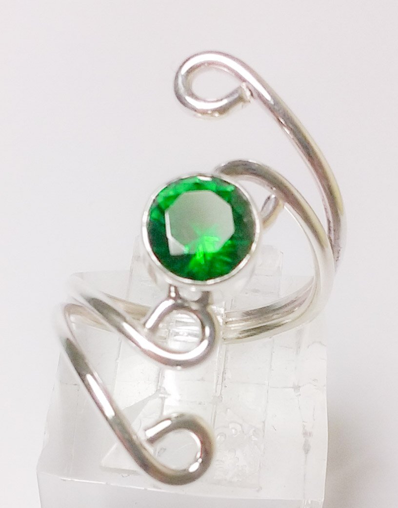HANDMADE STERLING SILVER .925 RING WITH EMERALD CZ STONE