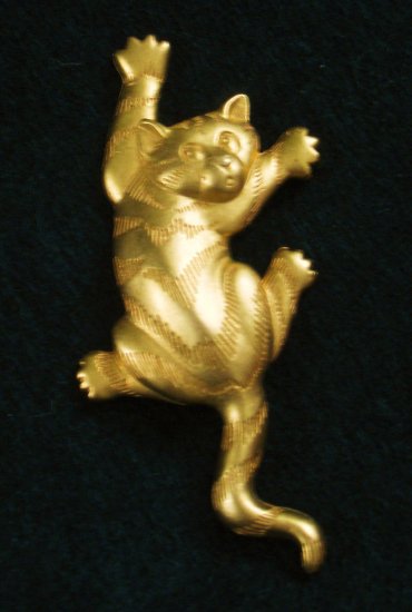 Whimsical Climbing Cat Pin, Gold tone, Signed JJ 1988