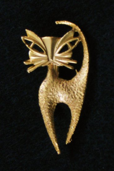 Gold tone Cat Pin, Matte Textured