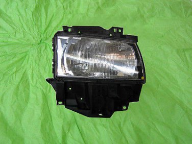 701941018D Volkswagen Headlight Assembly