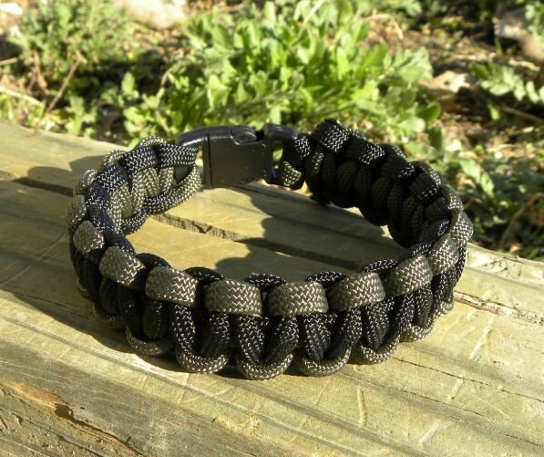 9 Inch Black & Olive Drab Paracord Bracelet