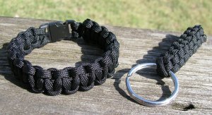 7 Inch Black Paracord Bracelet & Key Chain