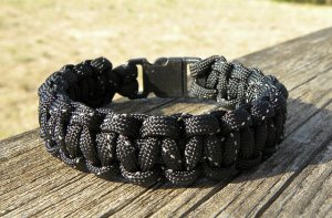 7 Inch Black Reflective Paracord Bracelet