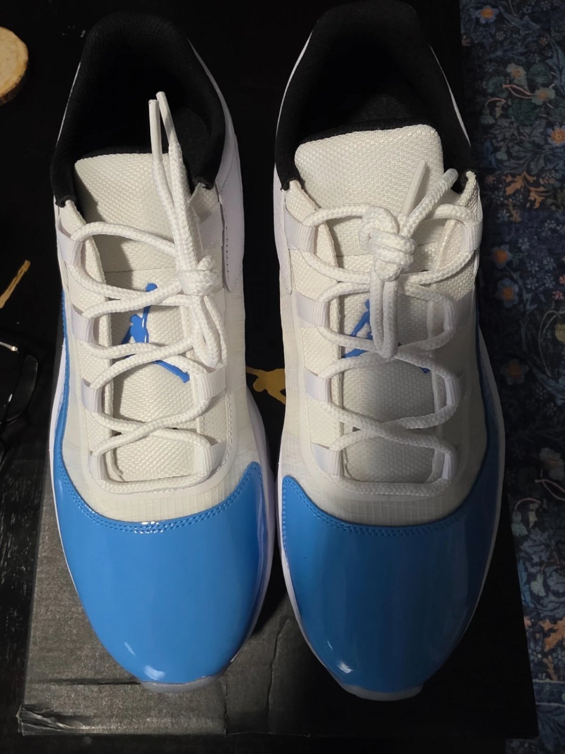 MEN NIKE AIR JORDAN 11 CMFT LOW White / University Blue (DN4180 114)