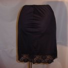 Confection Maidenform Vintage Slip Small nylon half slip. (S L A)