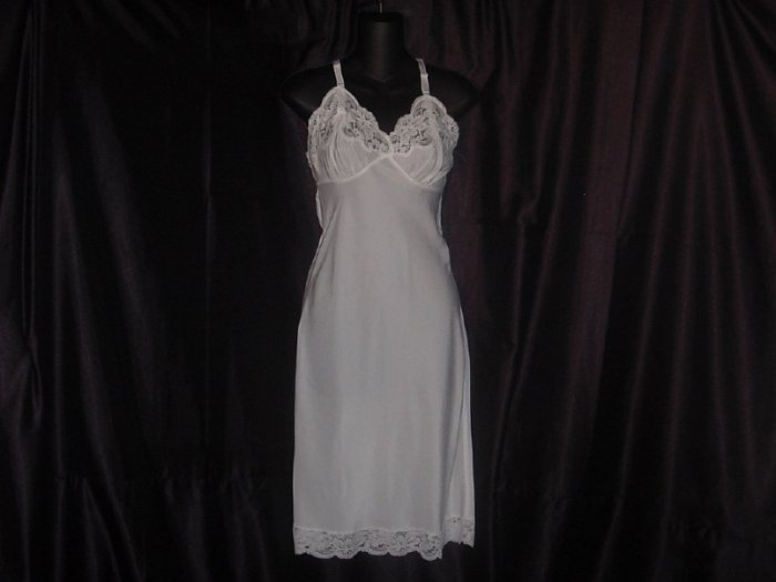 Lady Lynne White Vintage Whole Slip Size 34 Nylon, rayon, polyester ...