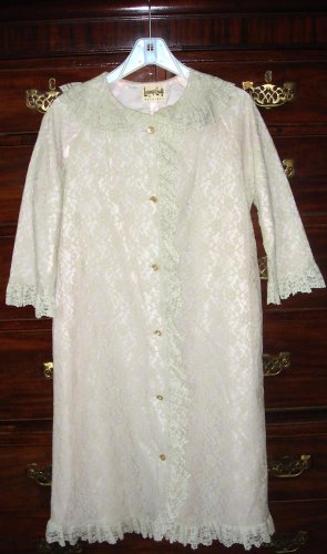 VINTAGE LACE & SILK LOUNGE HOUSE COAT