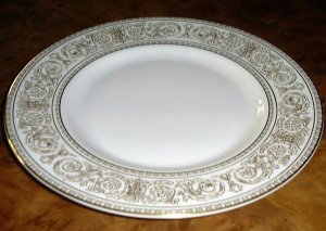 SOVEREIGN by Royal Doulton, Fine Porcelain DINNER PLATE, England