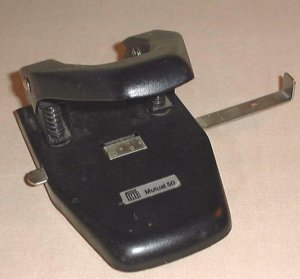 HEAVY DUTY OFFICE HOLE PUNCH--MUTUAL 50-BLACK METAL