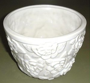 GLAZED  ROSE CACHE POT, PRETTY SHAPE, FLOWER POT