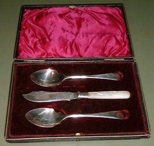 Mother of Pearl & Silver Cased Set Viner Sheffield England