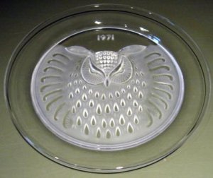 1971 Lalique Owl Plate w/ Box, Decorative Collectible