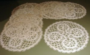 Early 20th Century Set of 8 Cluny Lace Placemats