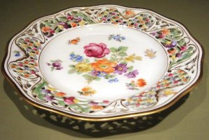 Schumann Dresden Flowers Pierced CHATEAU Dessert Pie Plate Bavaria Germany US Zone