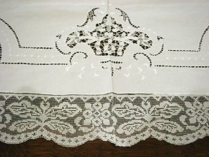 Lovely Vintage HANDMADE Linen & Needlepoint, Filet Lace Tablecloth, Cloth #79