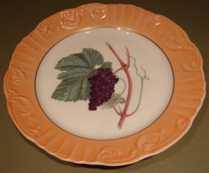 RARE Summer Fruits GRAPES 10" DINNER Plate Mottahedeh Portugal