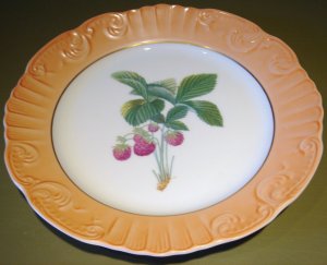 RARE Summer Fruits STRAWBERRIES 10" DINNER Plate Mottahedeh Portugal