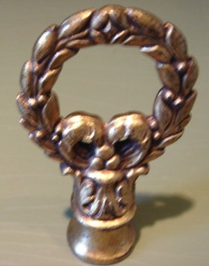Vintage Brass Laurel Wreath & Ribbon Lamp Finial
