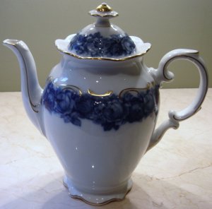 Schumann Bavaria HEIRLOOM Coffee Pot with Lid Blue & White Transferware