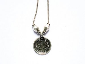 AQ025       Round Sterling silver Pendant in Silver Oxidized Chain