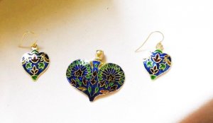 MN253       Enameled Pendant and Earrings Set in Sterling Silver