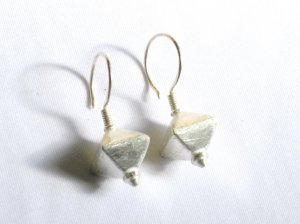 AQ090    Earrrings in Sterling Silver
