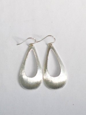 AQ093    Earrrings in Sterling Silver