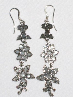 AQ100   Earrrings in Sterling Silver