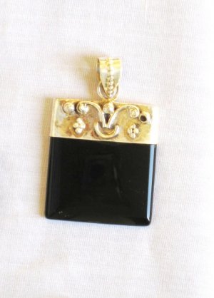 PN374 Onyx Pendant in Sterling Silver