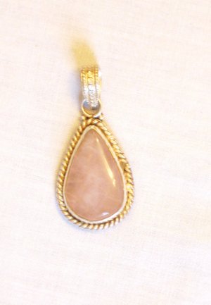 PN490 Rose Quartz Pendant in Sterling Silver