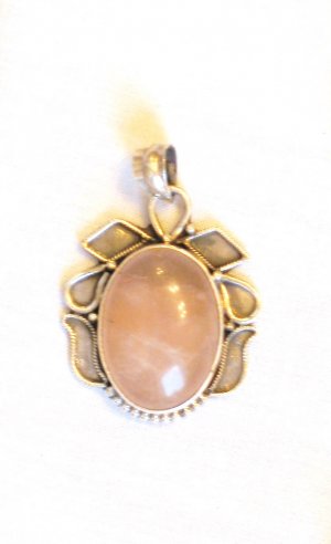 PN497 Rose Quartz Pendant in Sterling Silver
