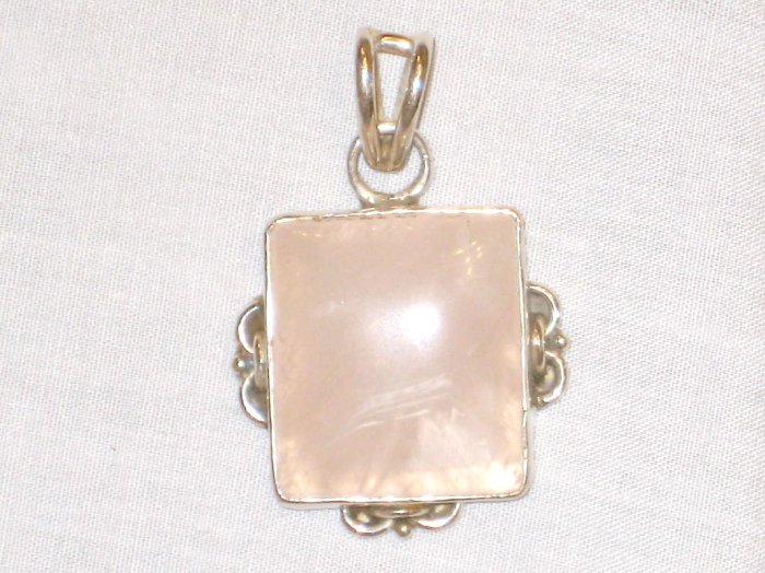 PN527 Rose Quartz Pendant in Sterling Silver