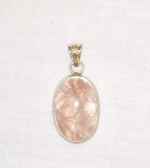 PN443 Rose Quartz Pendant in Sterling Silver