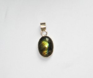 ER110 Labradorite Pendant in Sterling Silver