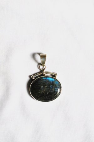 PN225 Labradorite Pendant in Sterling Silver