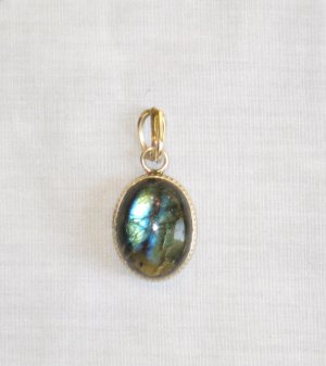 PN437 Labradorite Pendant in Sterling Silver