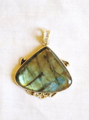 PN444 Labradorite Pendant in Sterling Silver