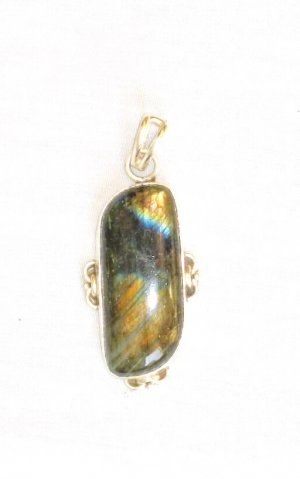 PN448 Labradorite Pendant in Sterling Silver