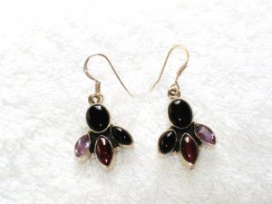 ER089 Garnet Earrings set in sterling silver