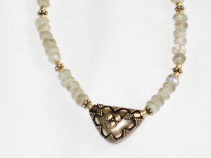 ST603      Moonstone Necklace in Sterling Silver