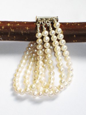 ST280  Pearl Bracelet in Sterling Silver