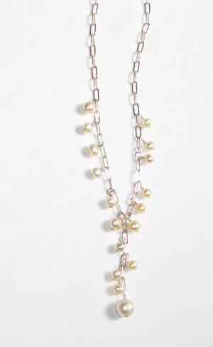 ST332  Pearl Necklace in Sterling Silver