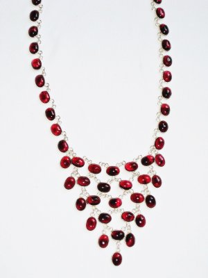 ST374 Garnet Necklace in Sterling Silver