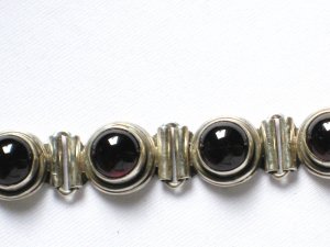 ST020      Amethyst Bracelet in Sterling Silver