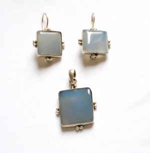 ER106 Chalcedony Pendant and Earrings Set in Sterling Silver