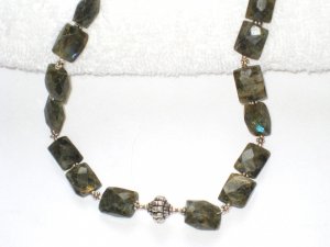 ST099 Labradorite Necklace in Sterling Silver
