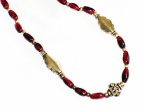 ST663 Garnet Necklace in Sterling Silver