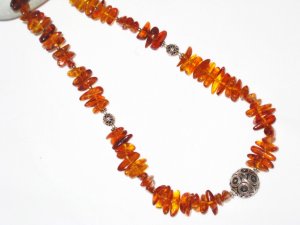ST475 Amber Necklace in Sterling Silver