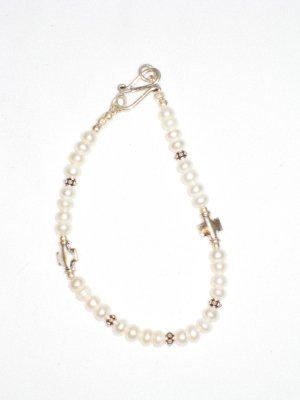 ST177  Pearl Bracelet in Sterling Silver
