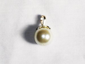 PN254  Pearl Pendant in Sterling Silver